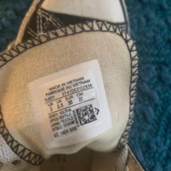 Sneakers - Picture 2 of 2